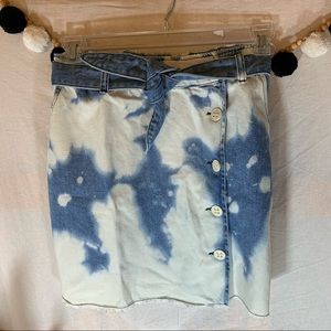 NWOT- BDG tie dye skirt!